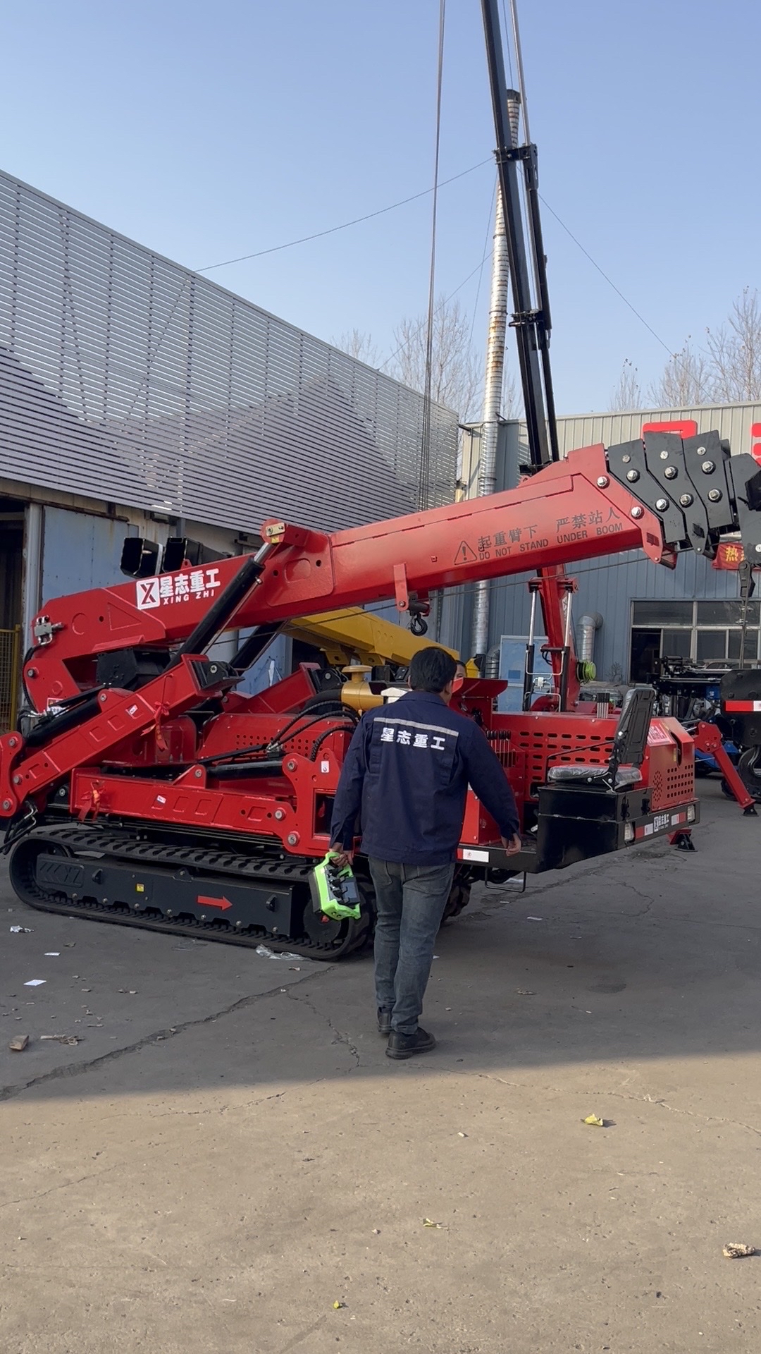 星志重工蜘蛛吊车，保养完毕，准备发车！