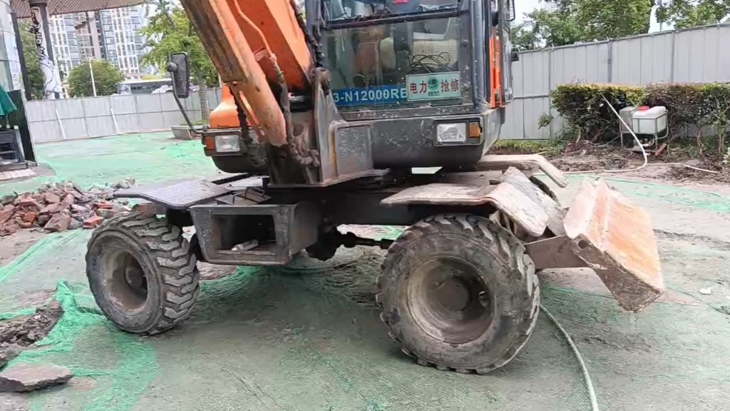 斗60轮挖