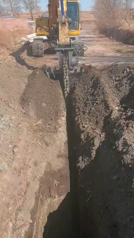 开沟器