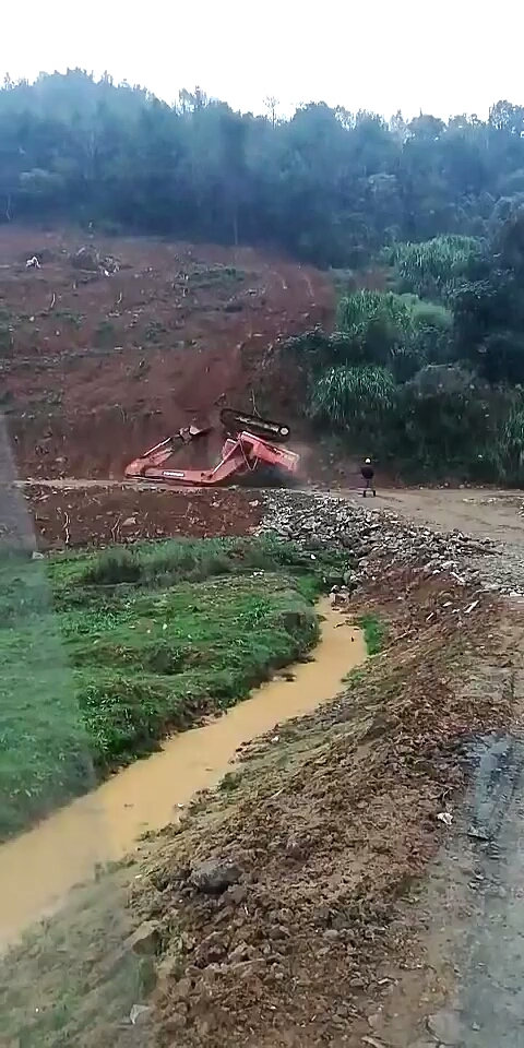 干活一定要小心注意安全