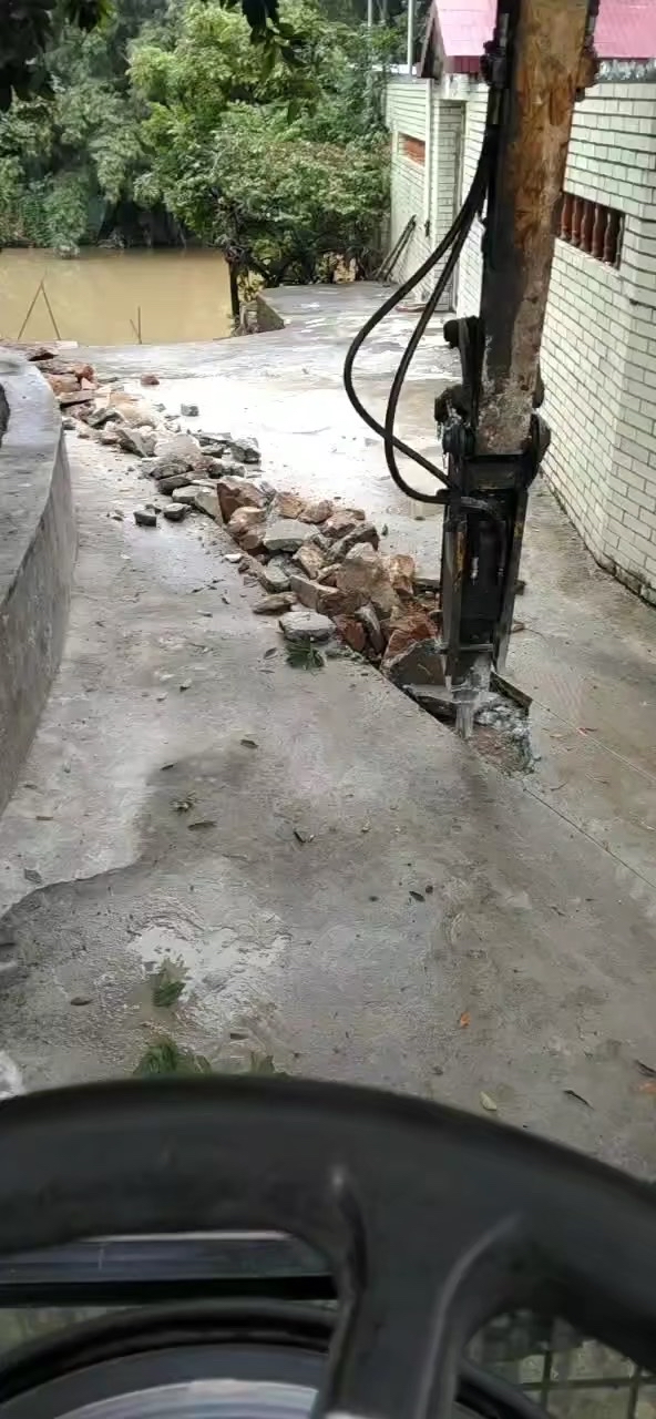 廣深莞惠區(qū)域輪挖+夾機一站式租賃施工，專業(yè)承接各類工程施工業(yè)務(wù)！-帖子圖片