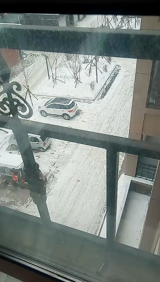 又下雪了