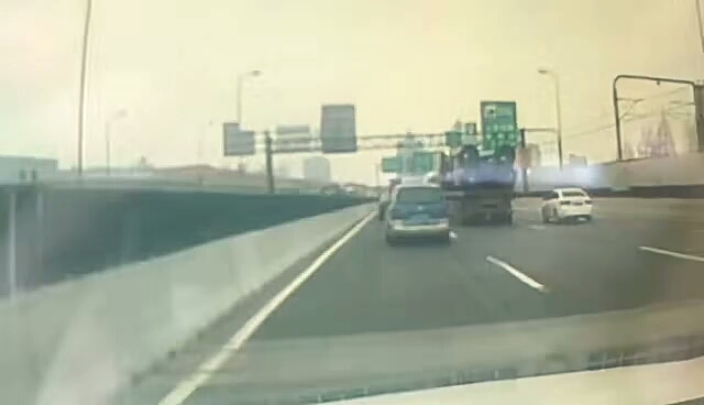 小車該承擔什么責任呢