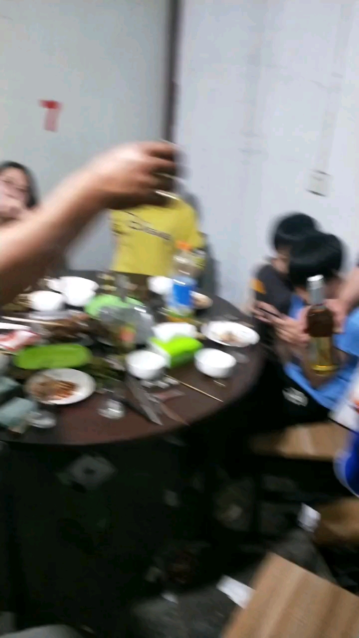 三秒一瓶啤酒