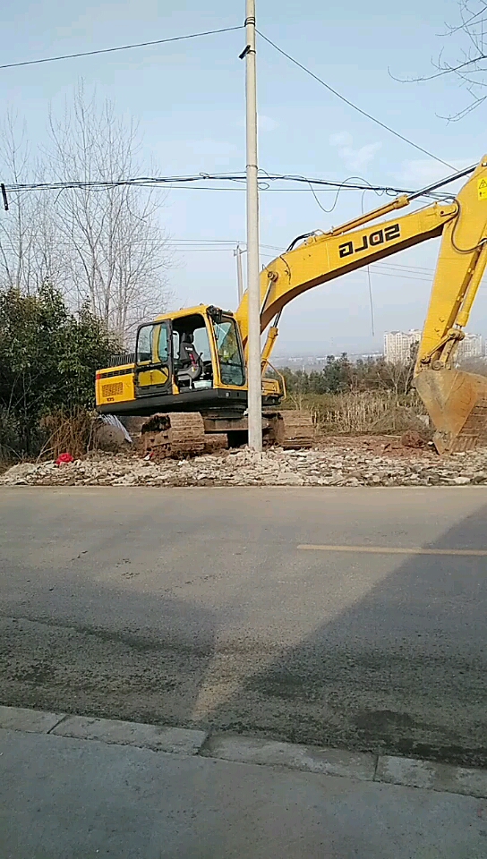 準備開工了，只等拖車