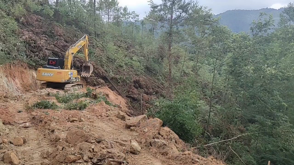 【實戰(zhàn)經(jīng)驗】第二篇:荒山野嶺山路開挖法