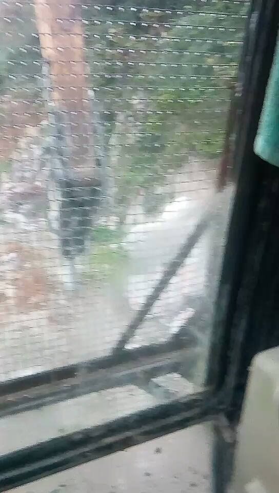 好大的雨