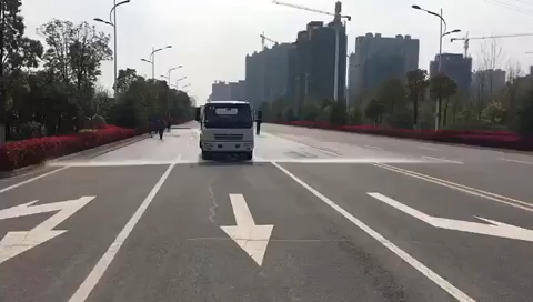 洒水车