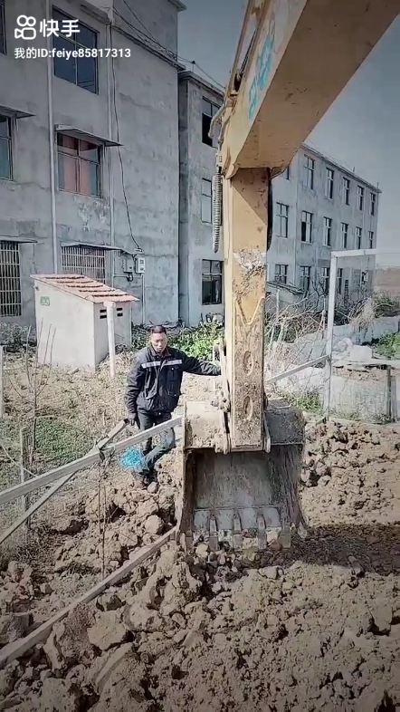 贫穷不代表尊严