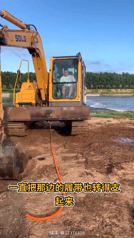挖机遇到水管电线等障碍物怎么通过？