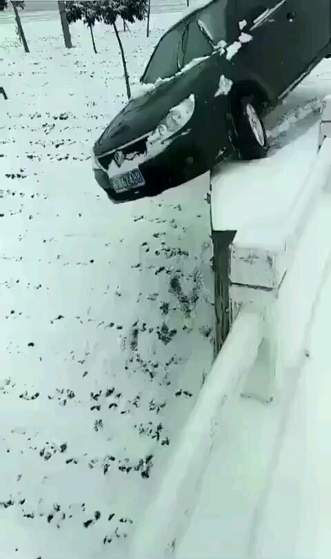 都在下雪，希望甲友都平平安安回家過年！??！