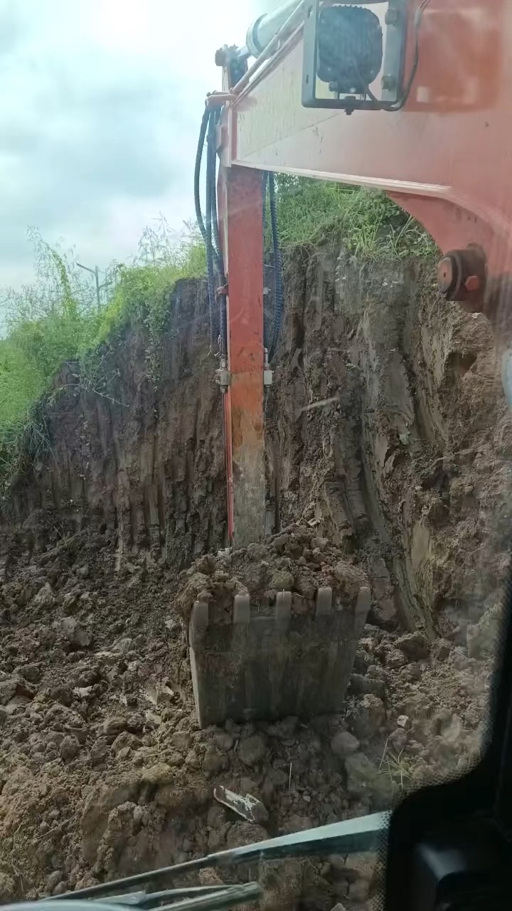 龍輝輪挖 碎泥石地面施工 專業(yè)拆除 垃圾清理 廣深莞惠全覆蓋-帖子圖片