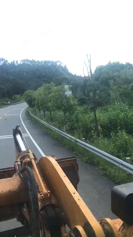 路上行驶