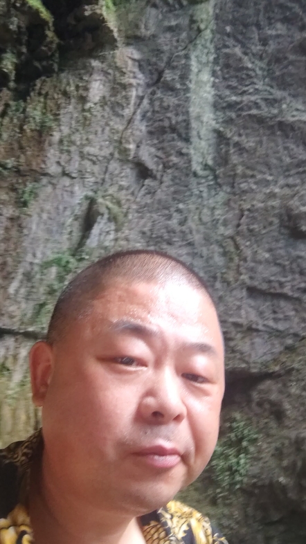 昨日带着家人避暑去了