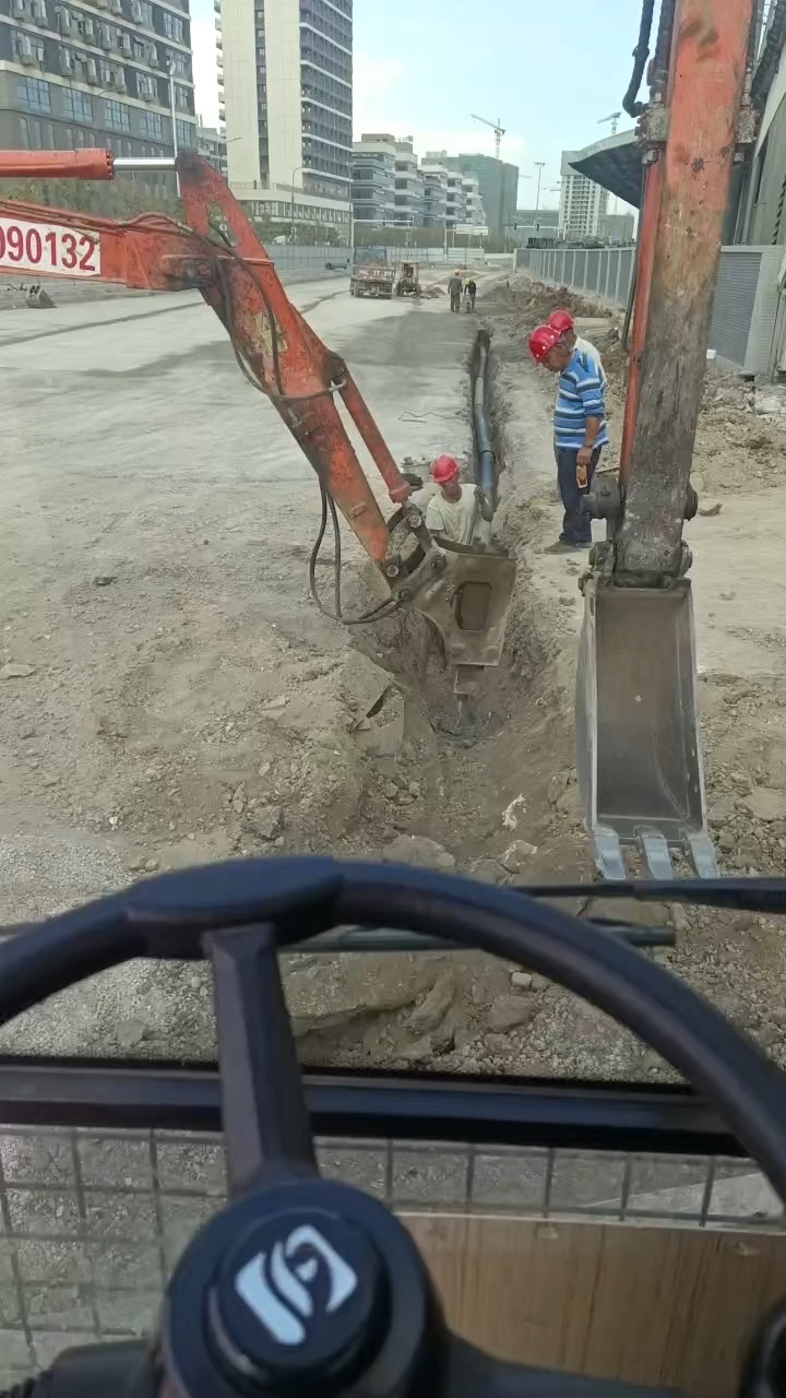 双机作业，效率更高！轮挖挖机