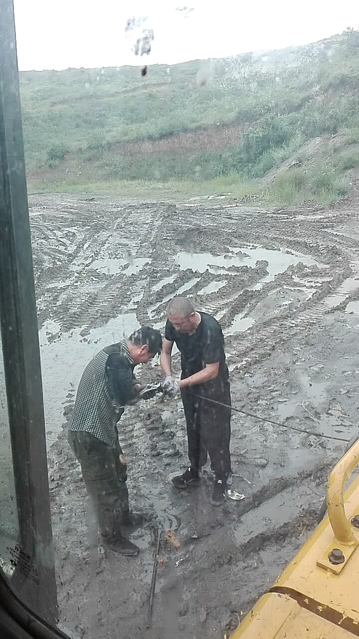 雨中救援