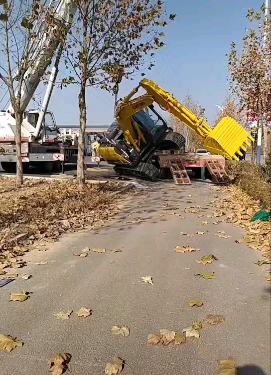 駕駛員比挖機(jī)都新