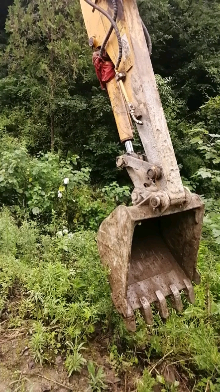 挖斗油缸控制不住了