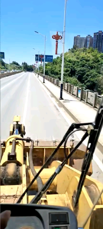趕路