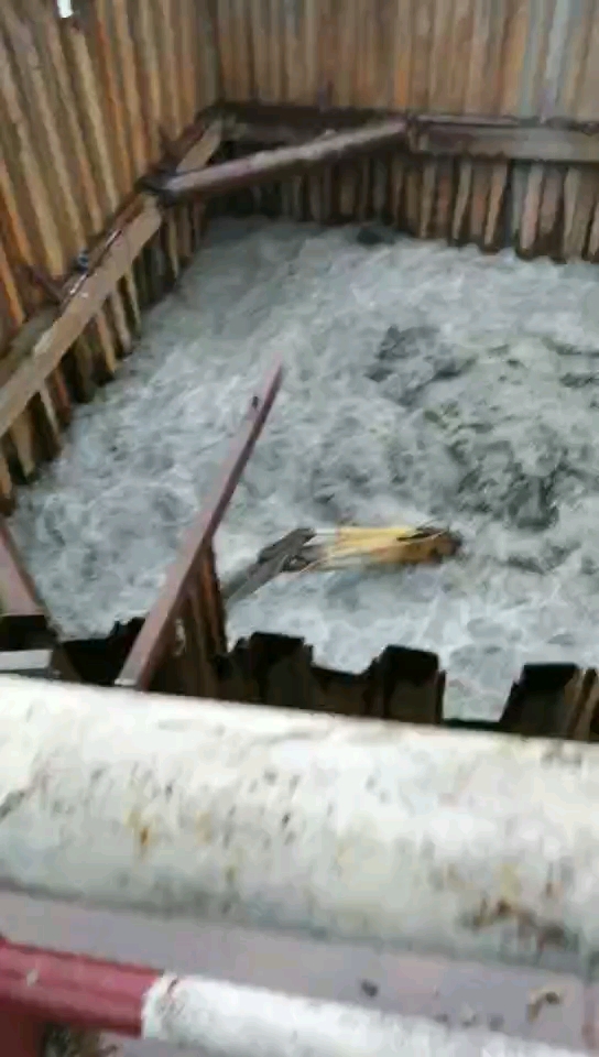 鋼板樁也鎖不住涌水呀