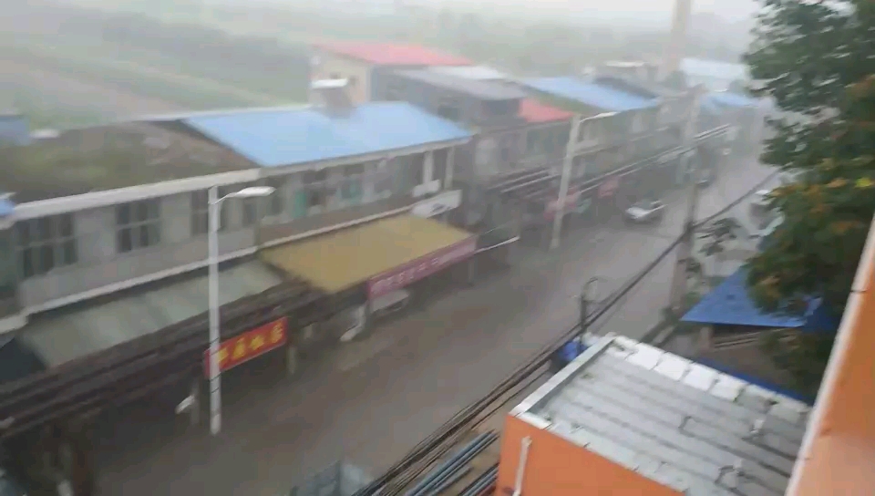 大暴雨[表情]