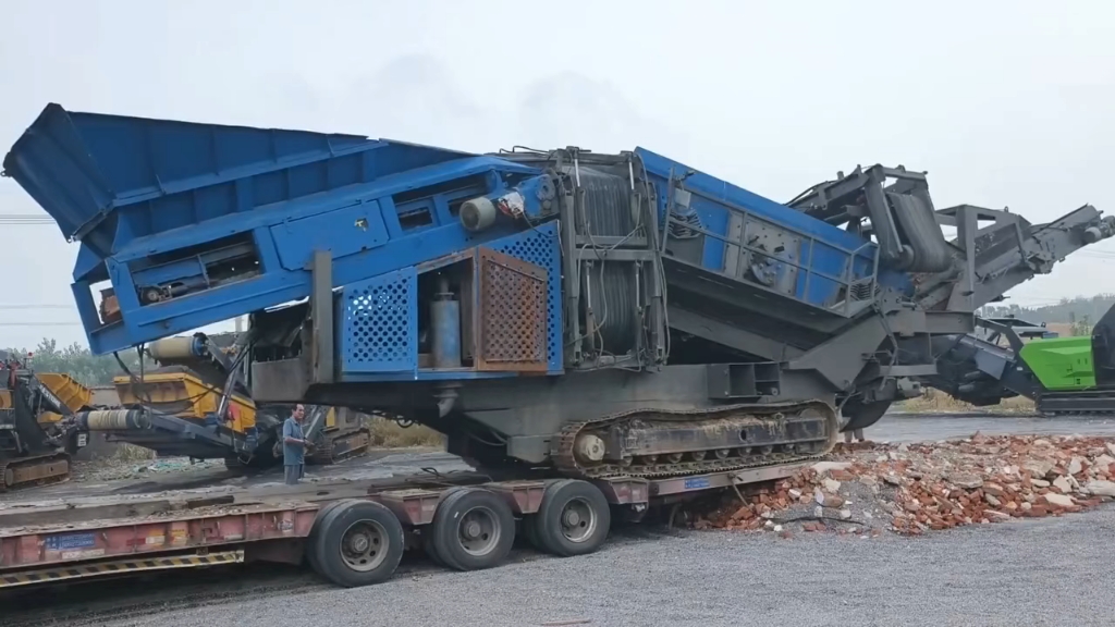 桂润重工 履带式重型筛分站 油电两用，沙石分离，泥石分离