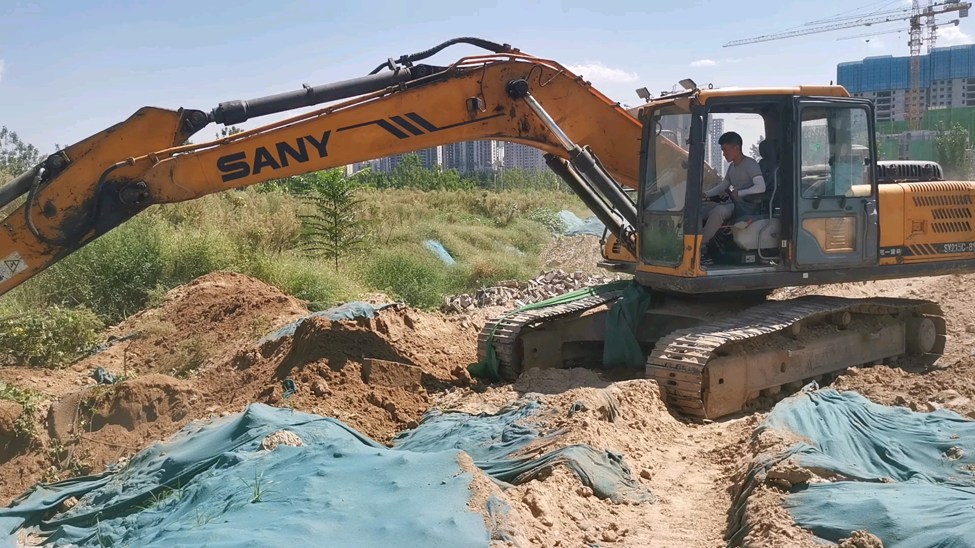 三一重工sy215c挖掘机