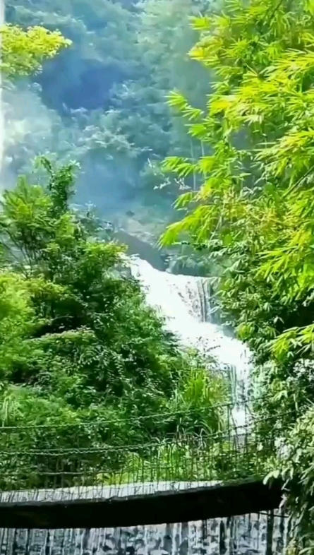 有山有水