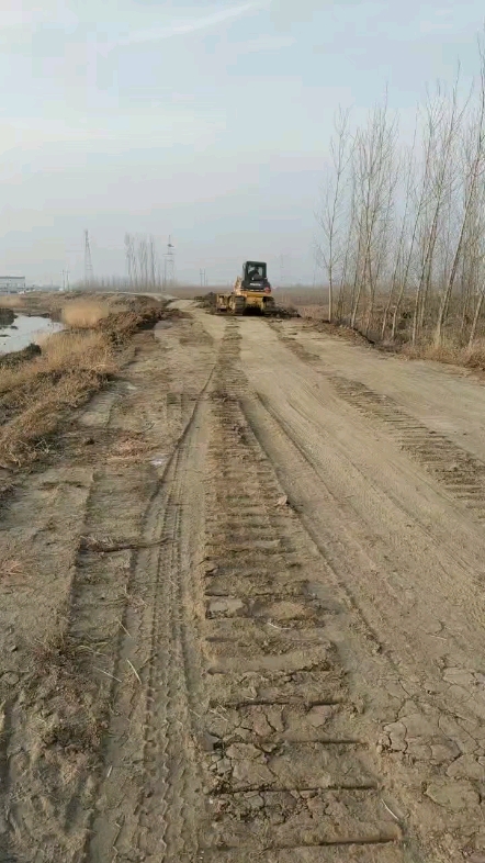 沿河道路