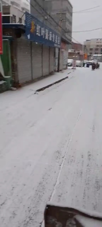 下雪了
