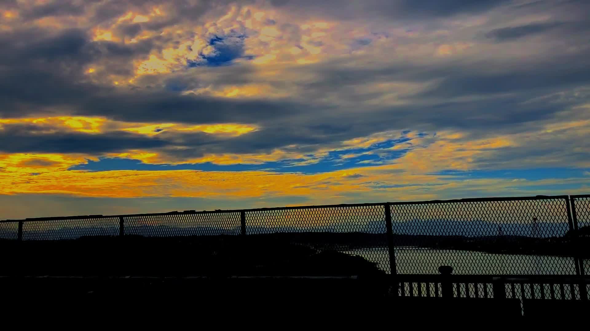 早出晚归，各有各的快乐