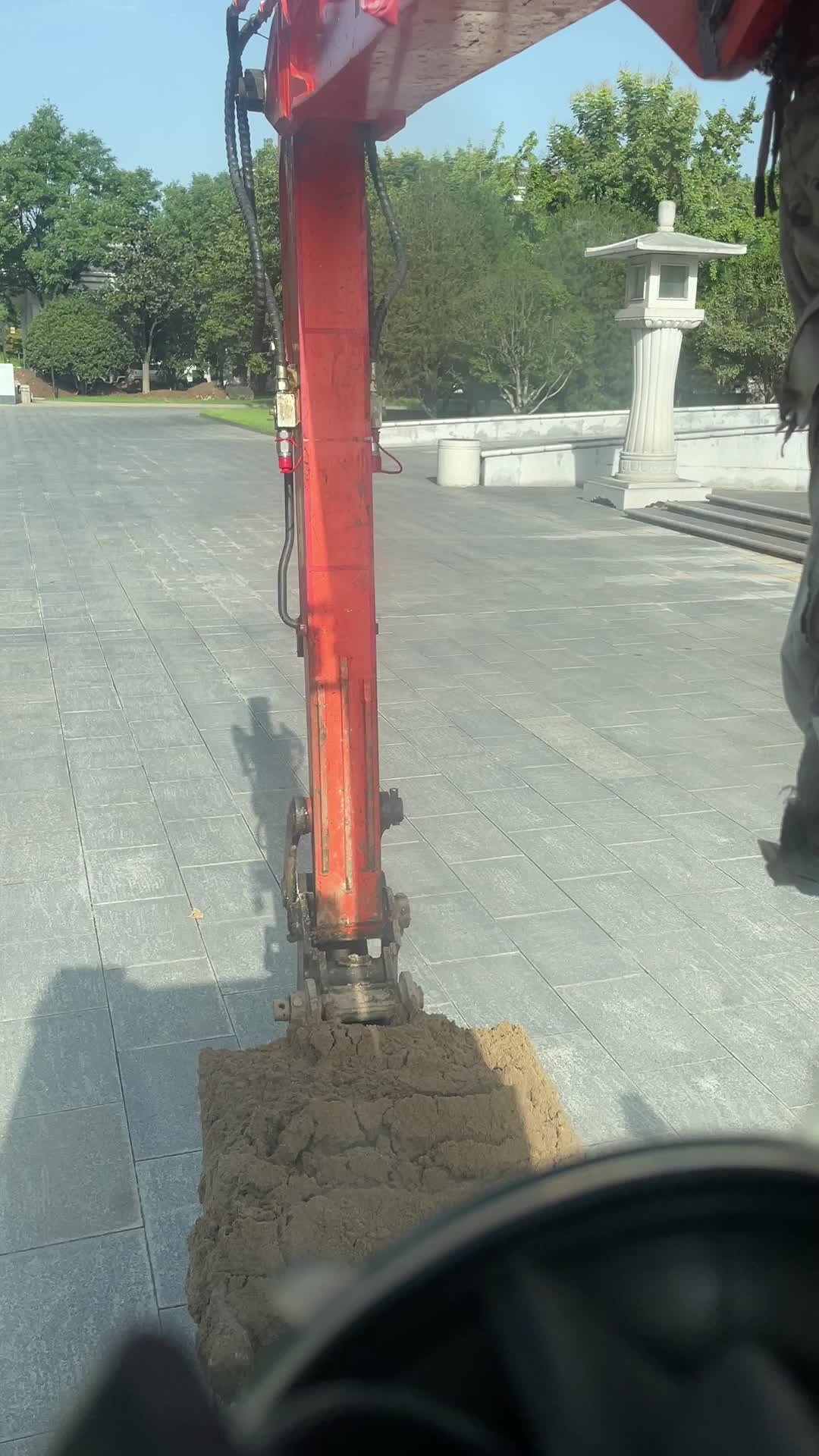 多功能挖掘機