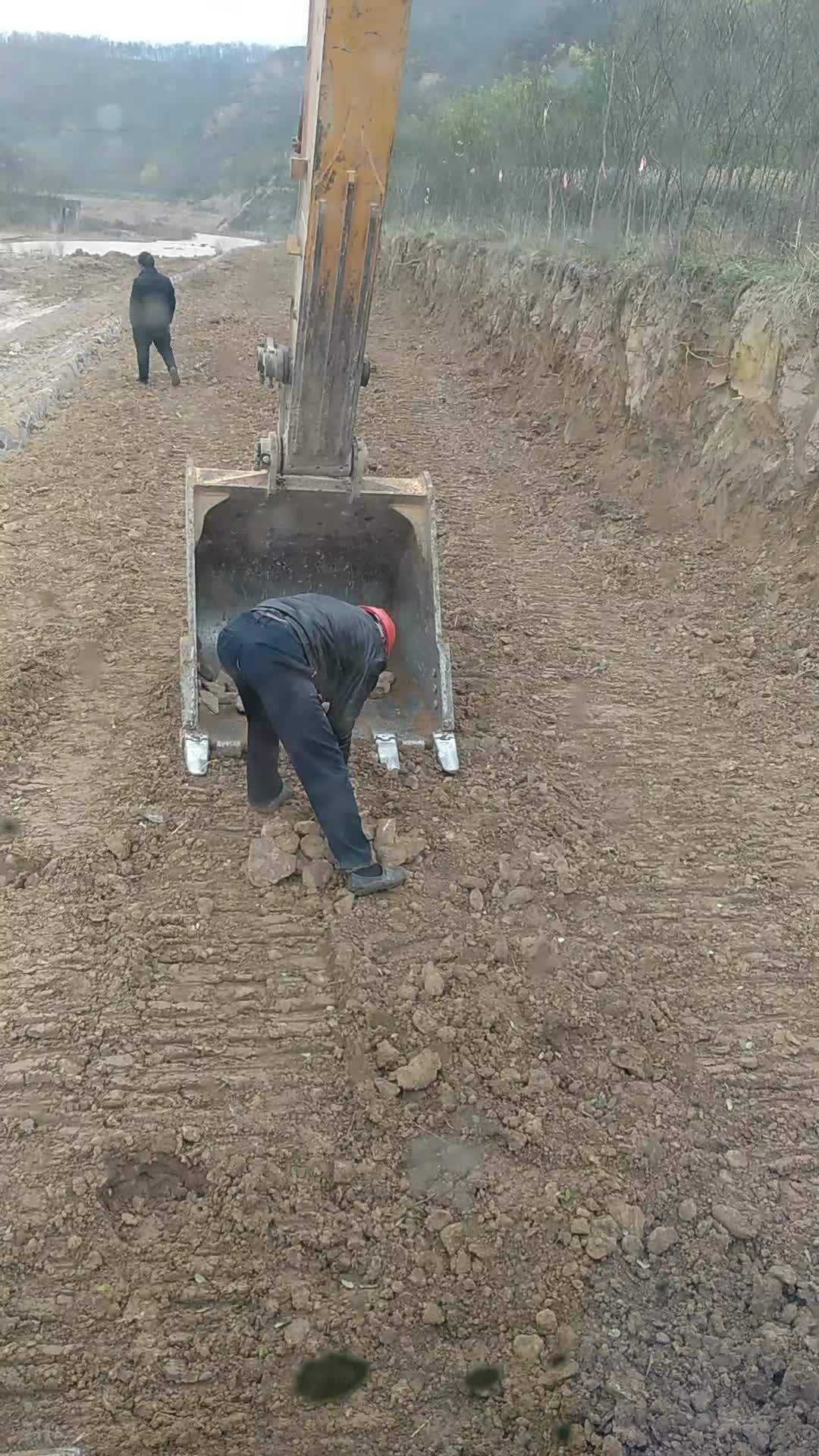 捡小石头，