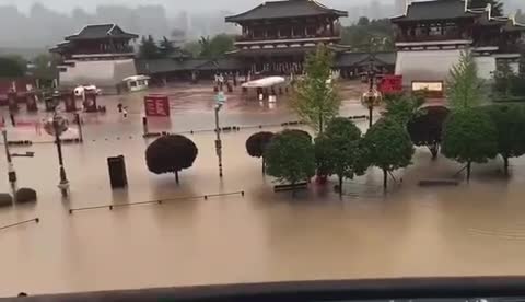 西安下雨了