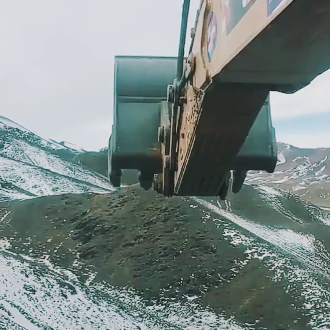 景色不錯(cuò)，雪覆青山