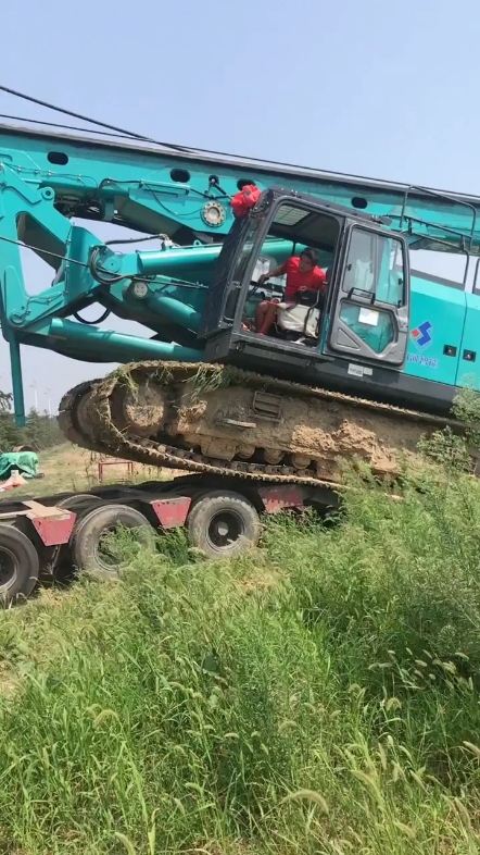 【鐵甲視頻】開這種車最怕上板車[表情]