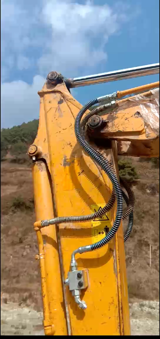 6顿的挖机破碎锤管路需要装溢流阀吗？