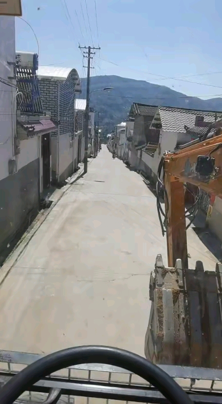 亲戚挖机能搞么