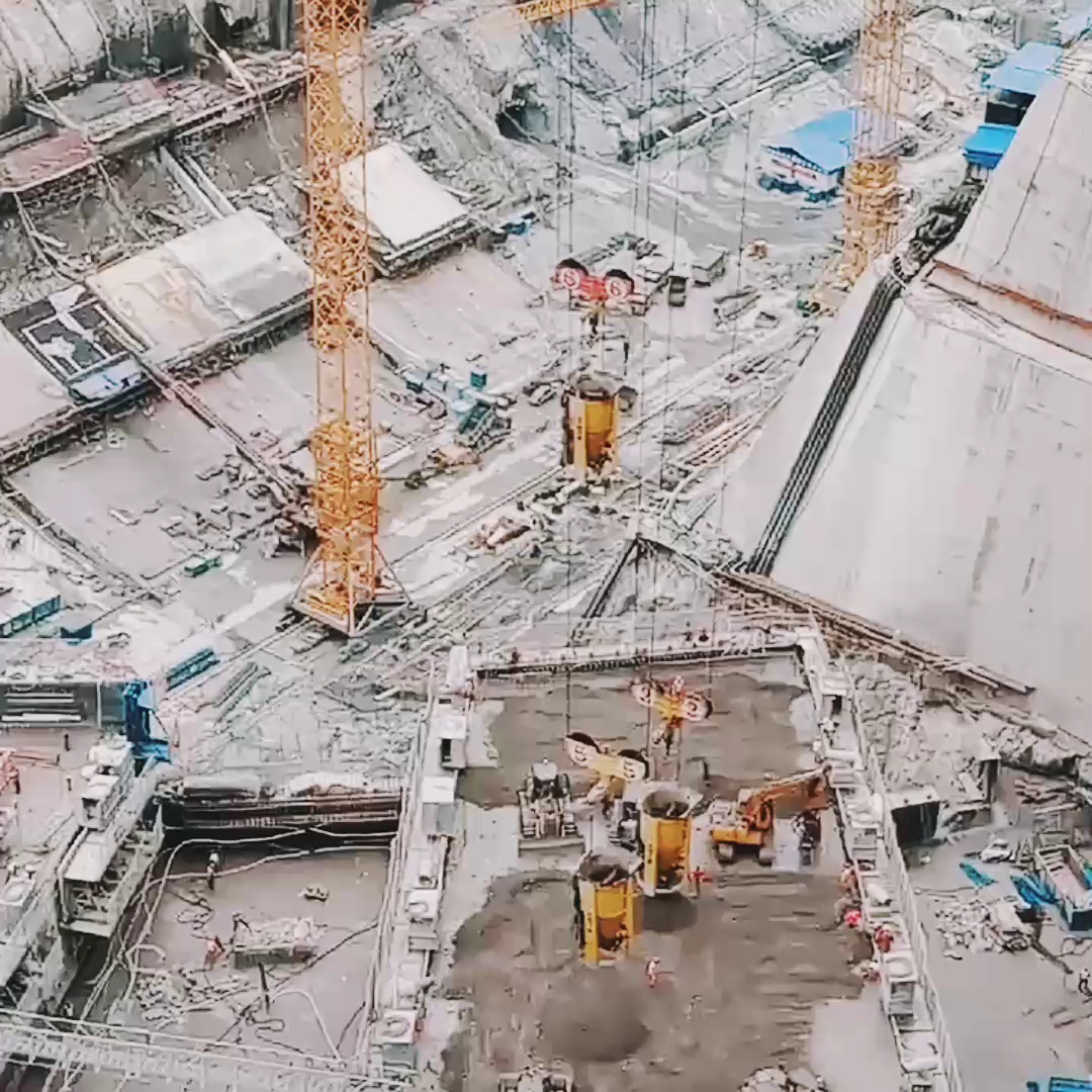 建水電站，這樣的泵送速度灌都要灌小半年