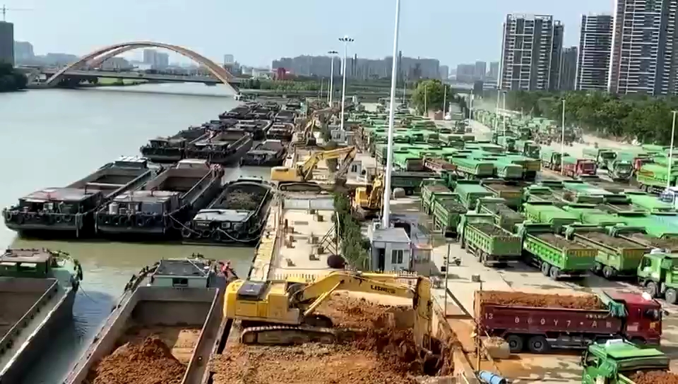 双动力挖机港口
