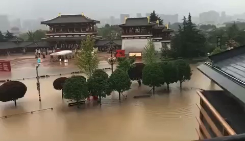 西安下雨了