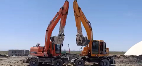 国内目前最大的210轮式挖掘机，