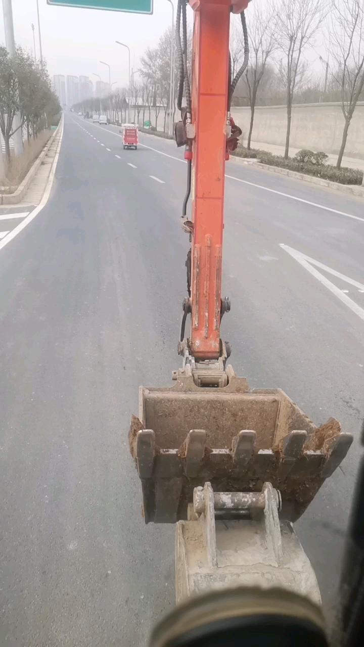 轮挖跑路