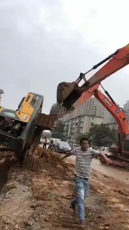 【鐵甲視頻】又把吊車活搶了！