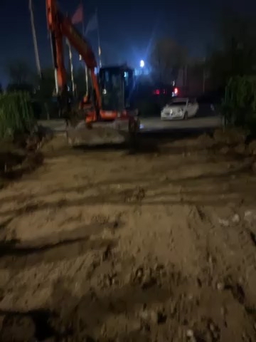 今晚厂子开个大门