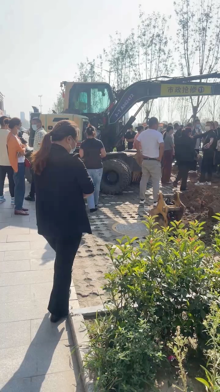 呼叫总部请求支援我被包围了