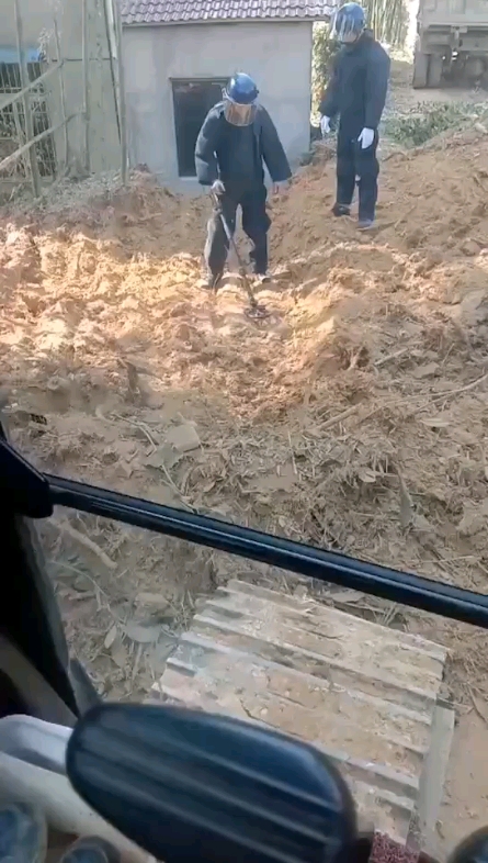 排雷中