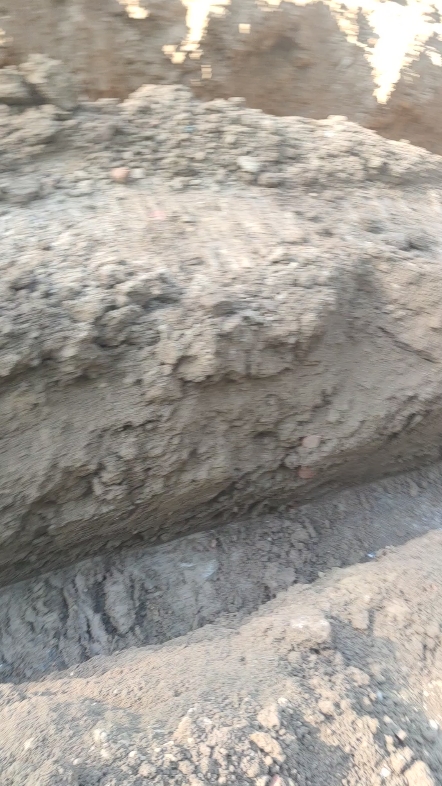 刮板小挖斗挖沟