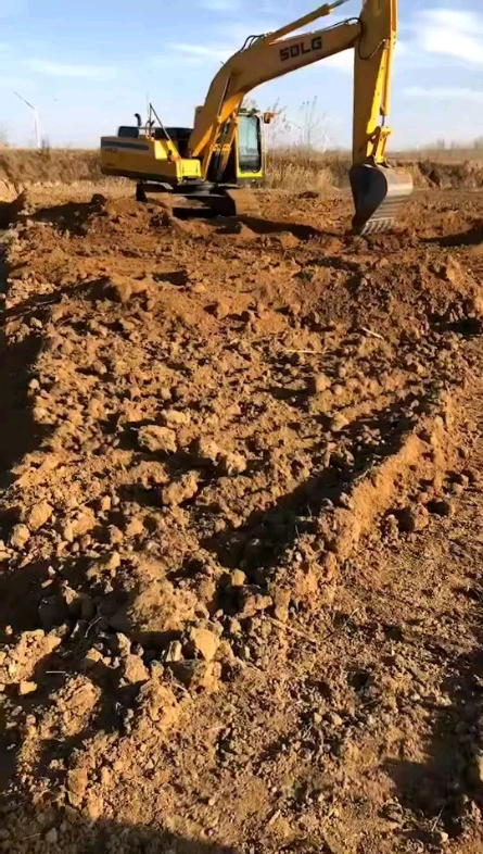 临工挖机，土地平整