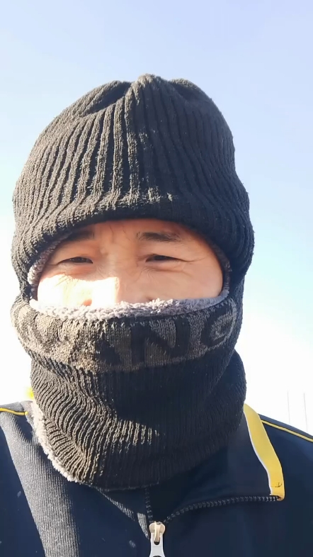 内蒙古扎鲁特旗香山农场已经下雪了